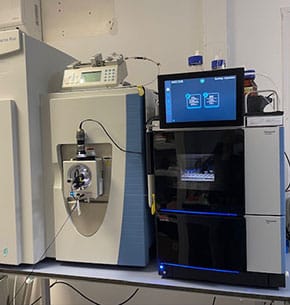 Machine Q-ex plateforme Protéomique - Institut de Microbiologie de Méditerranée