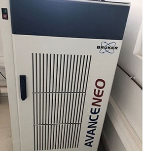 Machine AVANCE NEO plateforme Résonance Magnétique Nucléaire - Institut de Microbiologie de la Méditerranée